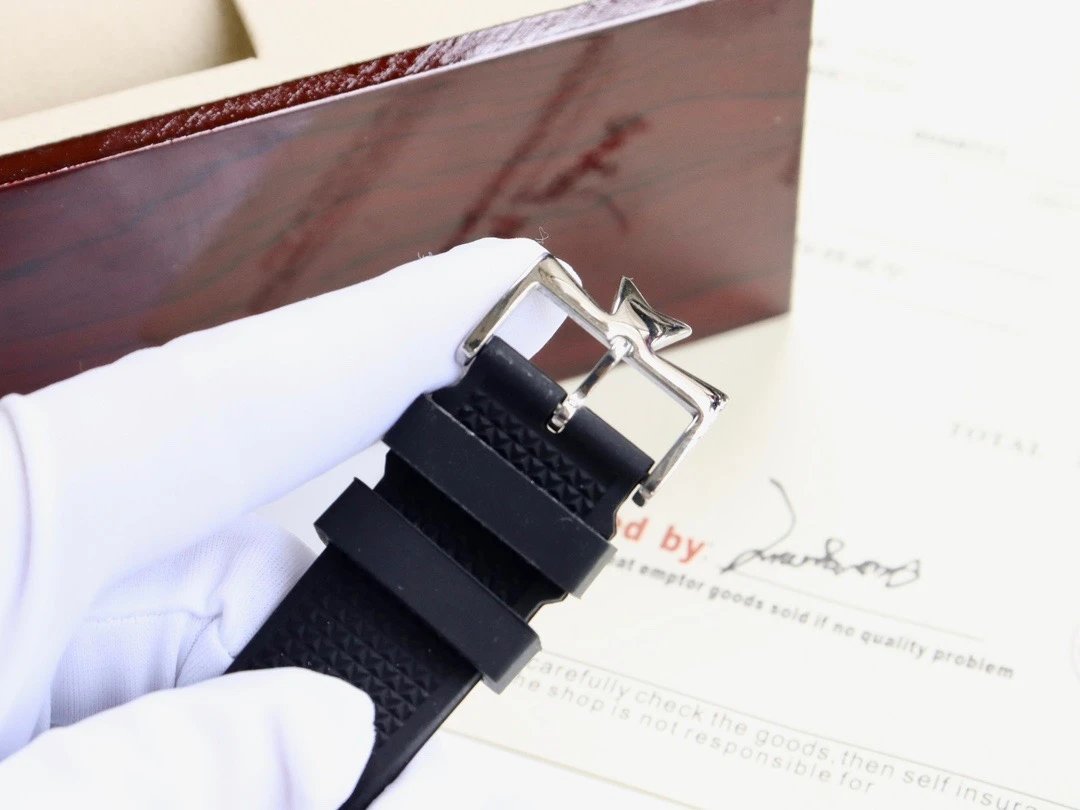 Vacheron Constantin Overseas Automatic Watch 42mm — photo 7