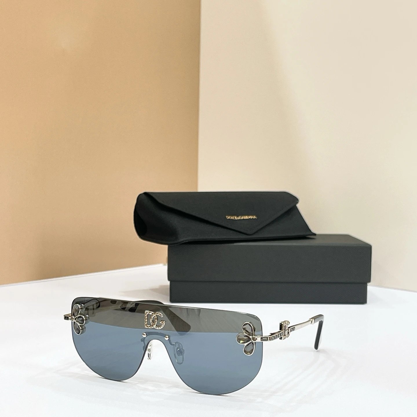 Dolce & Gabbana DG2207 Sunglasses Ver.B — photo 5