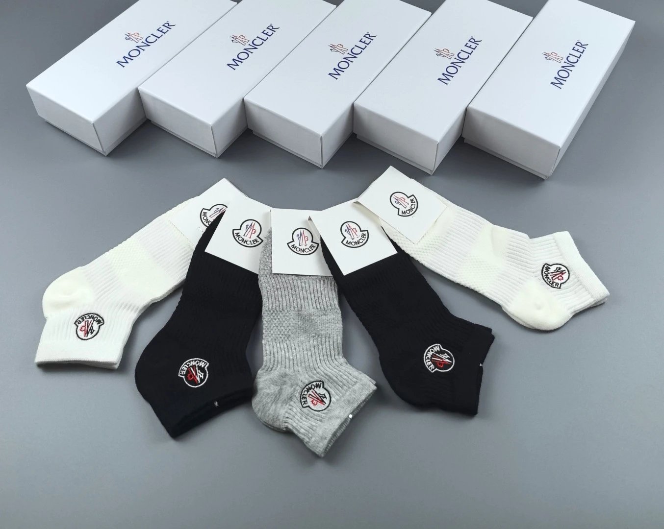 Moncler Embroidered Quarter Socks 5-Pair Box Ver.E — photo 2