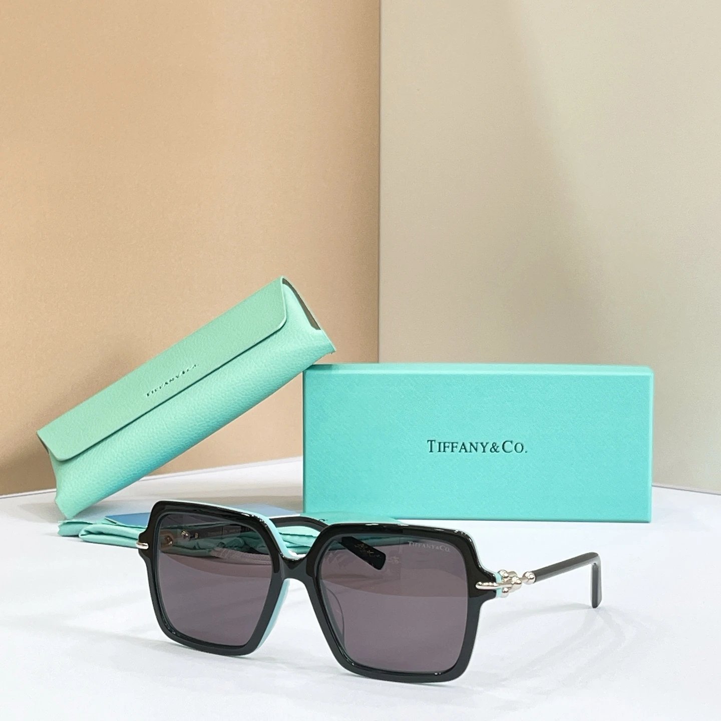Tiffany OTF 4260U Sunglasses 57-16-145 Ver.B — photo 6