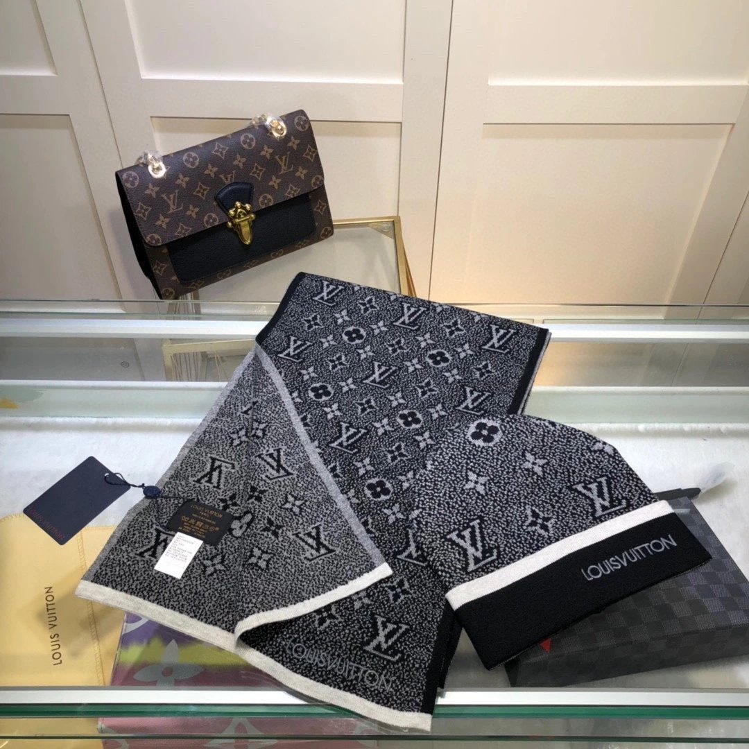 Louis Vuitton Wool Cashmere Scarf & Hat Set Ver.A — Photo 6