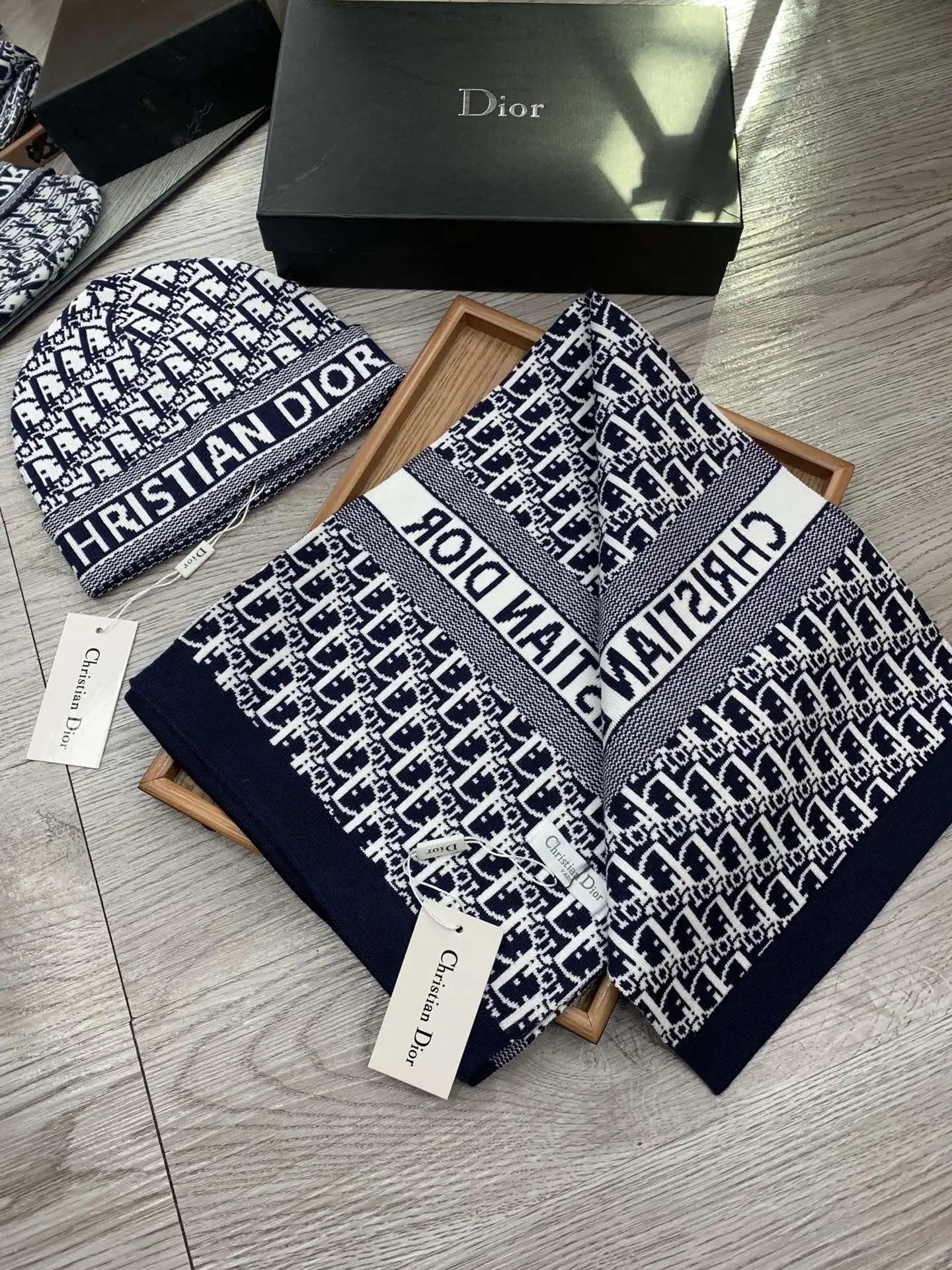 Dior Wool Rabbit Fur Scarf & Hat Set Ver.B — Photo 3