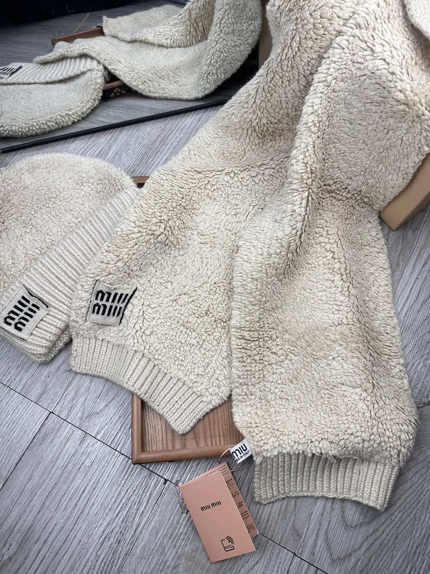 Miu Miu Wool Rabbit Fur Scarf & Hat Set Ver.B — Photo 8