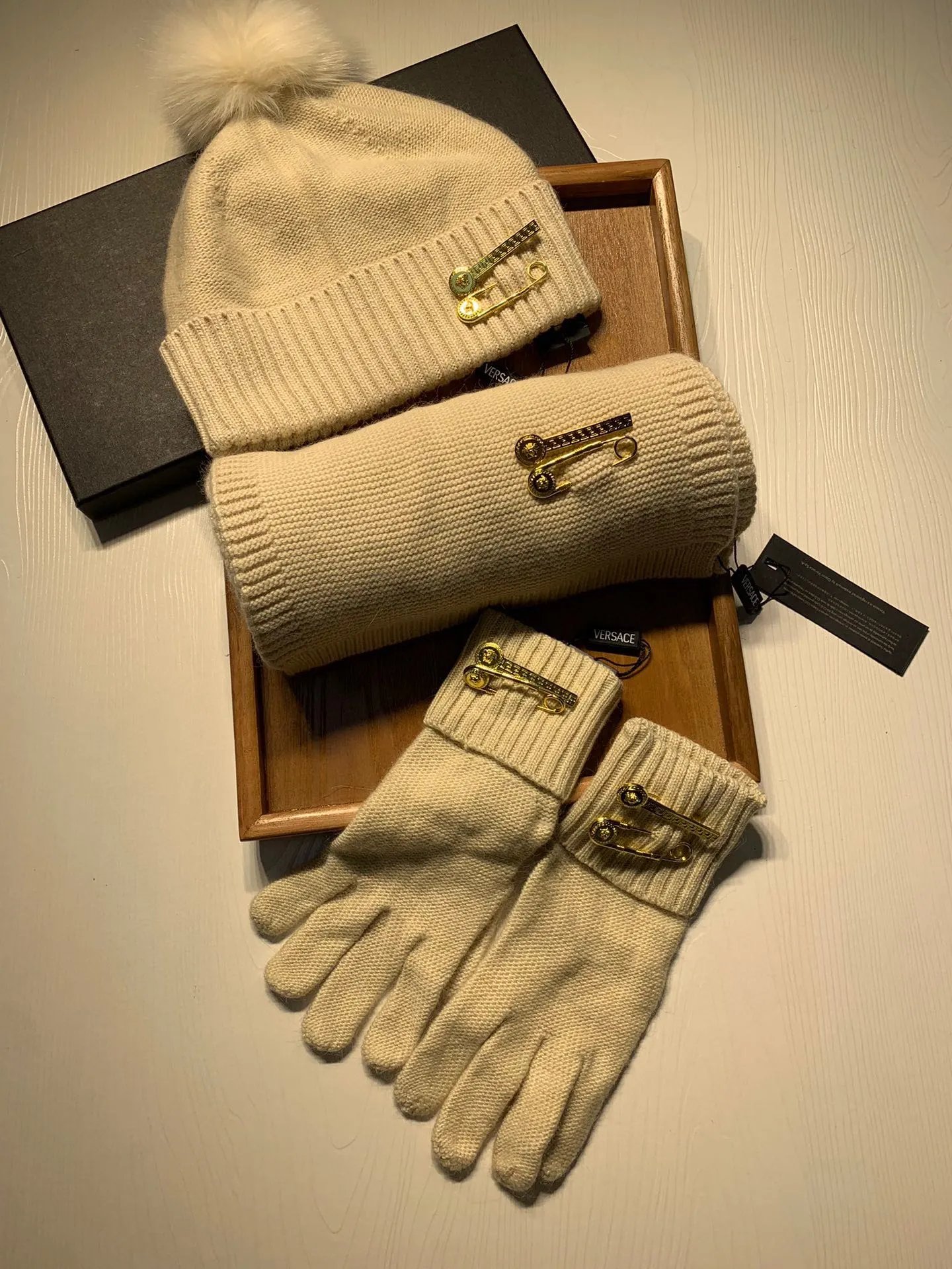 Versace Wool Rabbit Fur Scarf & Hat Set Ver.D — Photo 2