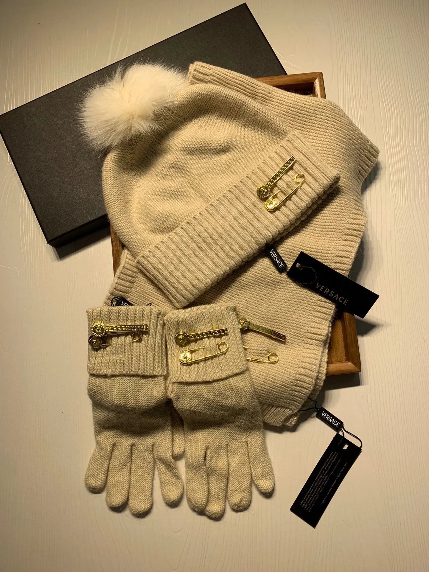 Versace Wool Rabbit Fur Scarf & Hat Set Ver.D — Photo 3