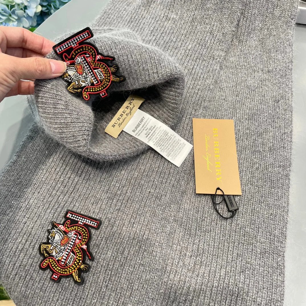 Burberry Scarf & Hat Set Ver.D — Photo 8