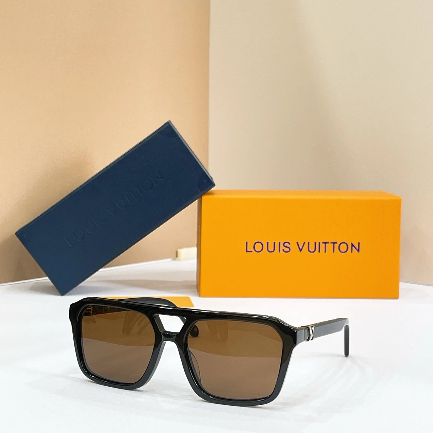 Louis Vuitton Sunglasses Ver.B — photo 4