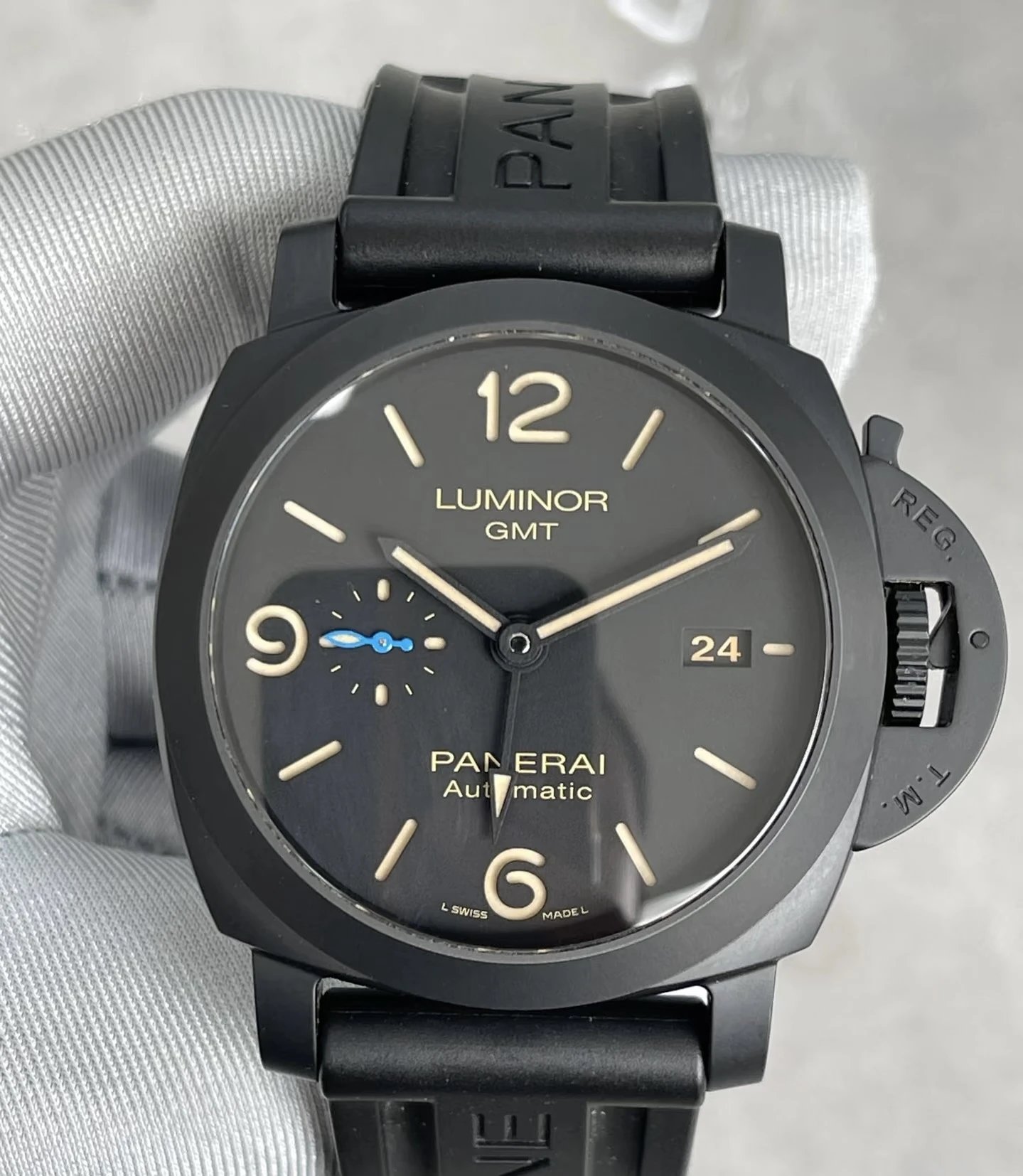 Panerai Luminor GMT automatisch horloge met zwarte kast en band