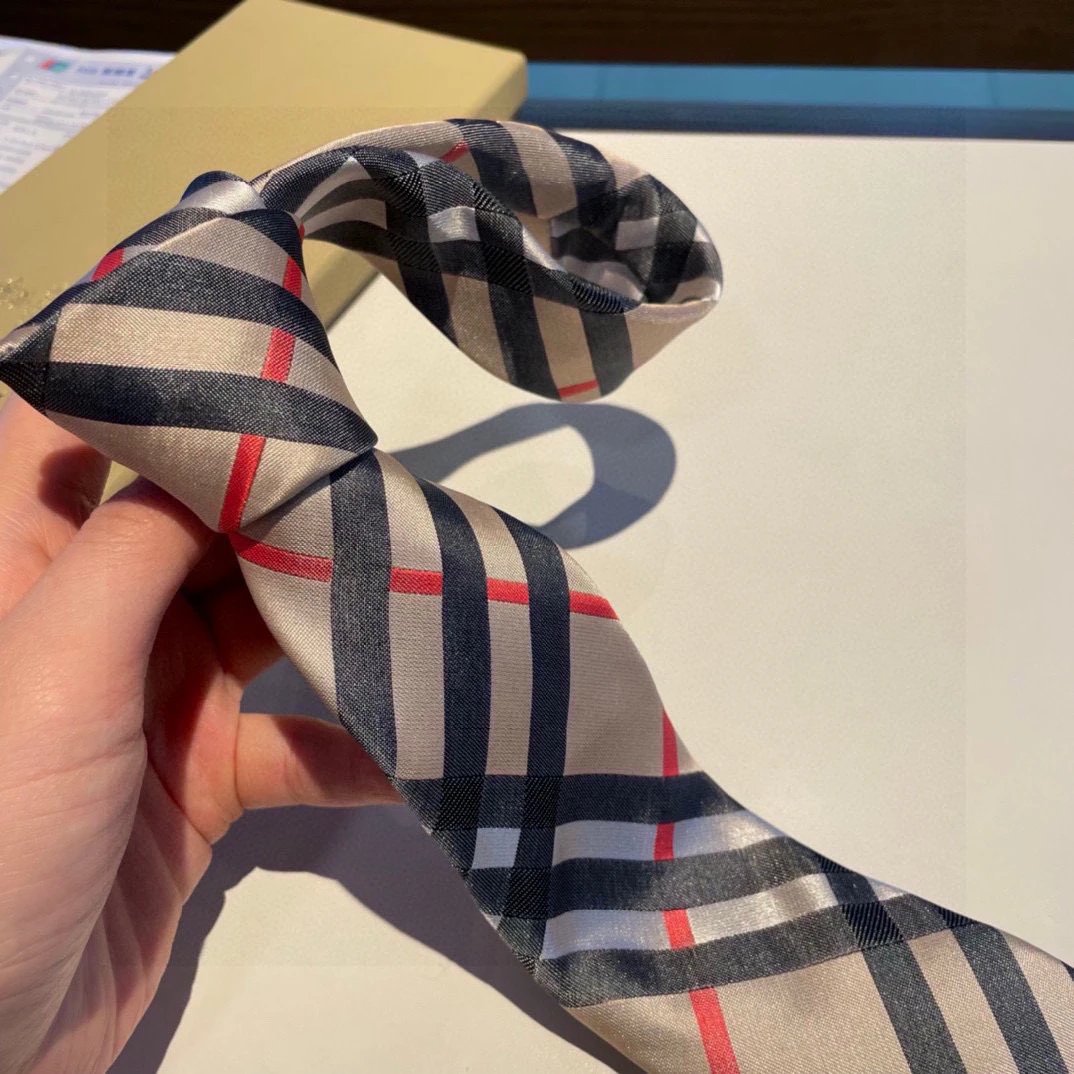 Burberry Silk Tie Ver.Q — Photo 7