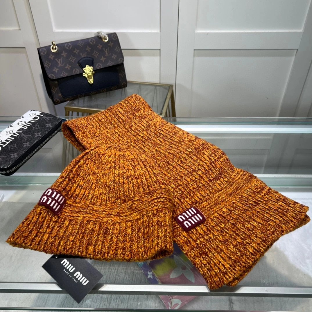 Miu Miu Scarf & Hat Set Ver.B — Photo 4