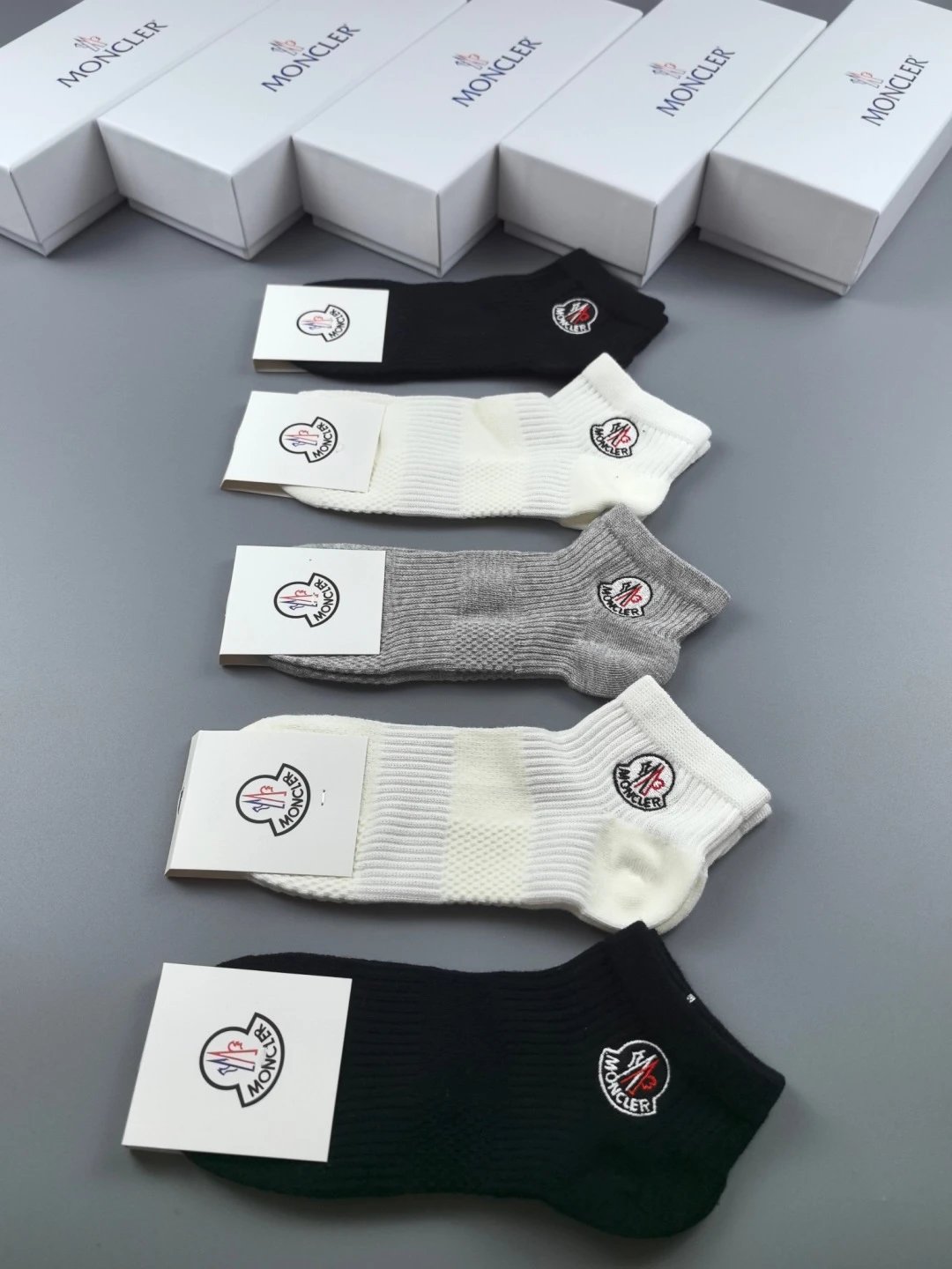 Moncler Embroidered Quarter Socks 5-Pair Box Ver.E — photo 9