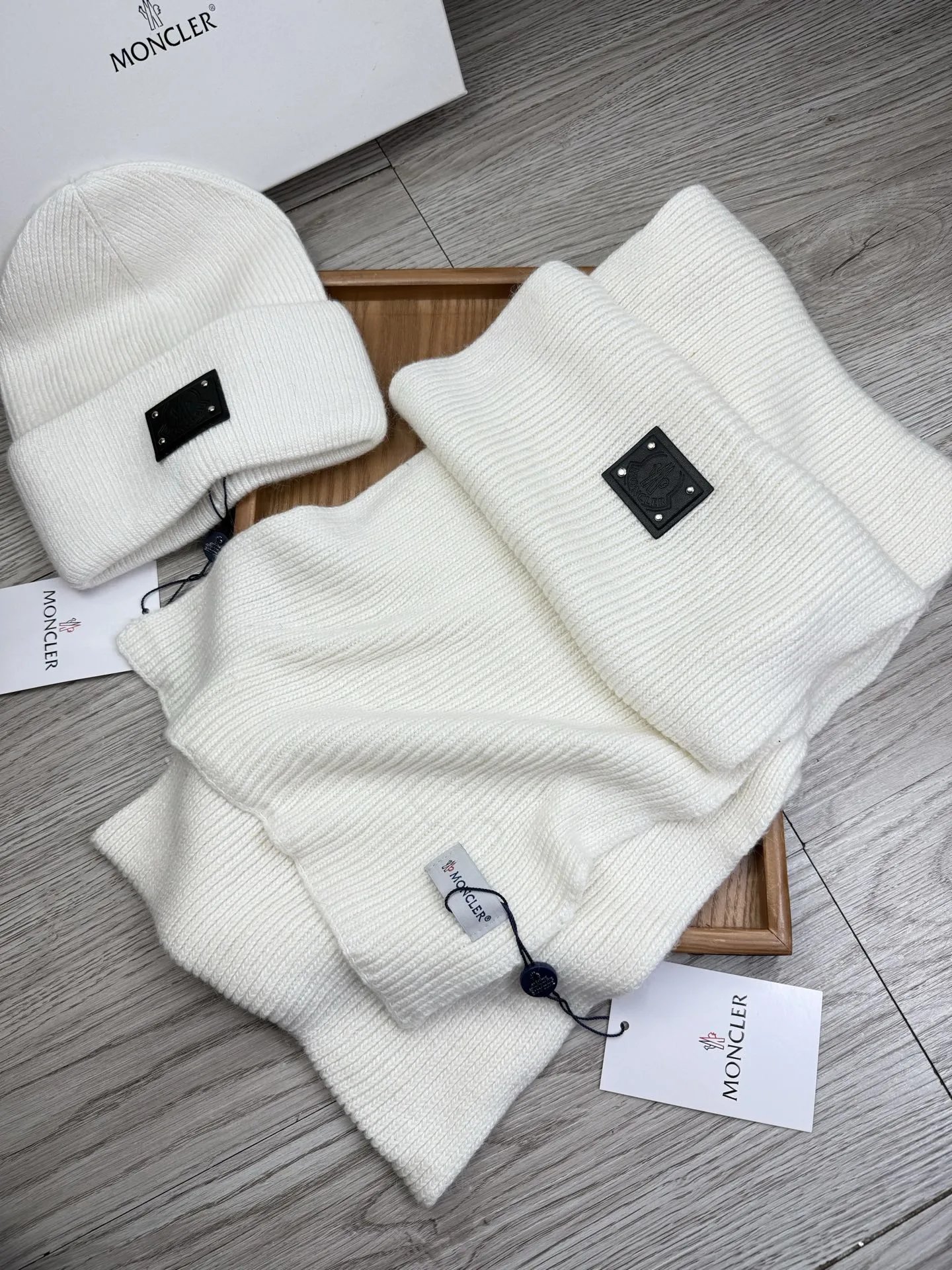 Moncler Wool Rabbit Fur Scarf & Hat Set Ver.B — Photo 5