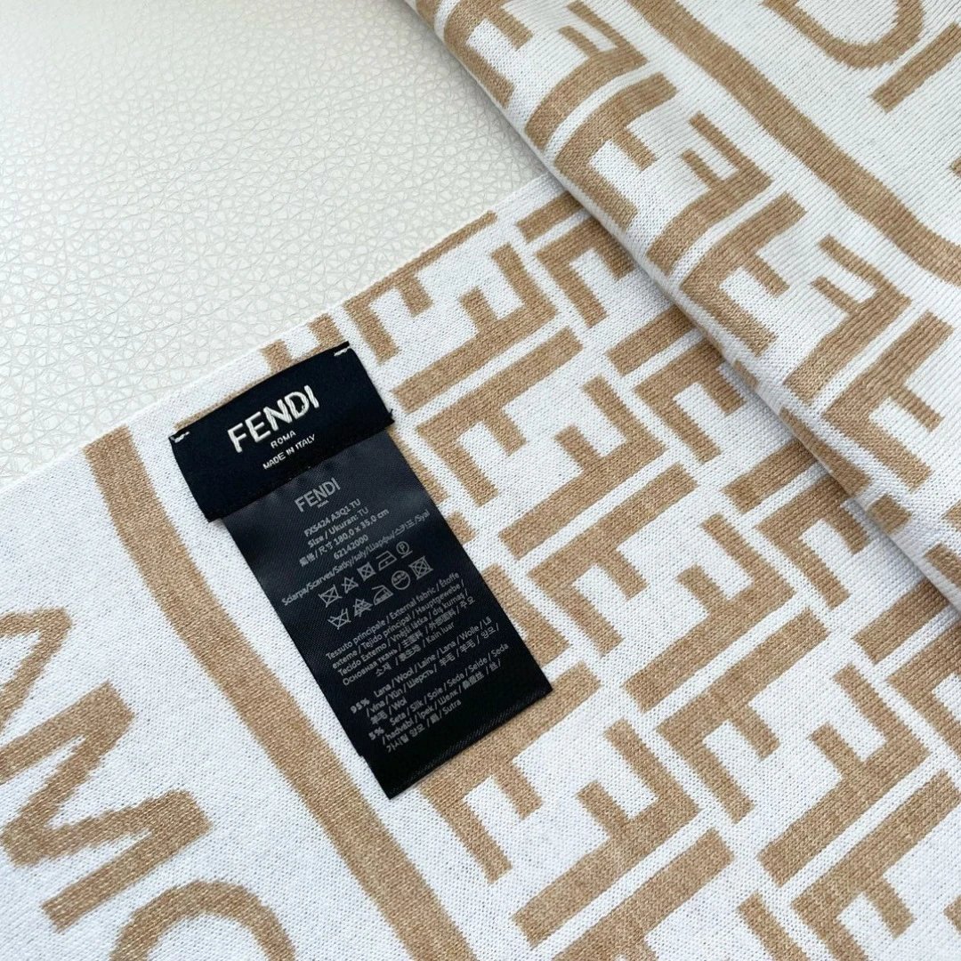 Fendi Cashmere Scarf Ver.J — Photo 9