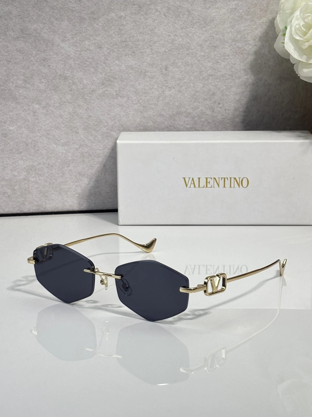 Valentino VLS-187 Sunglasses 58-18-145 Ver.A — photo 2