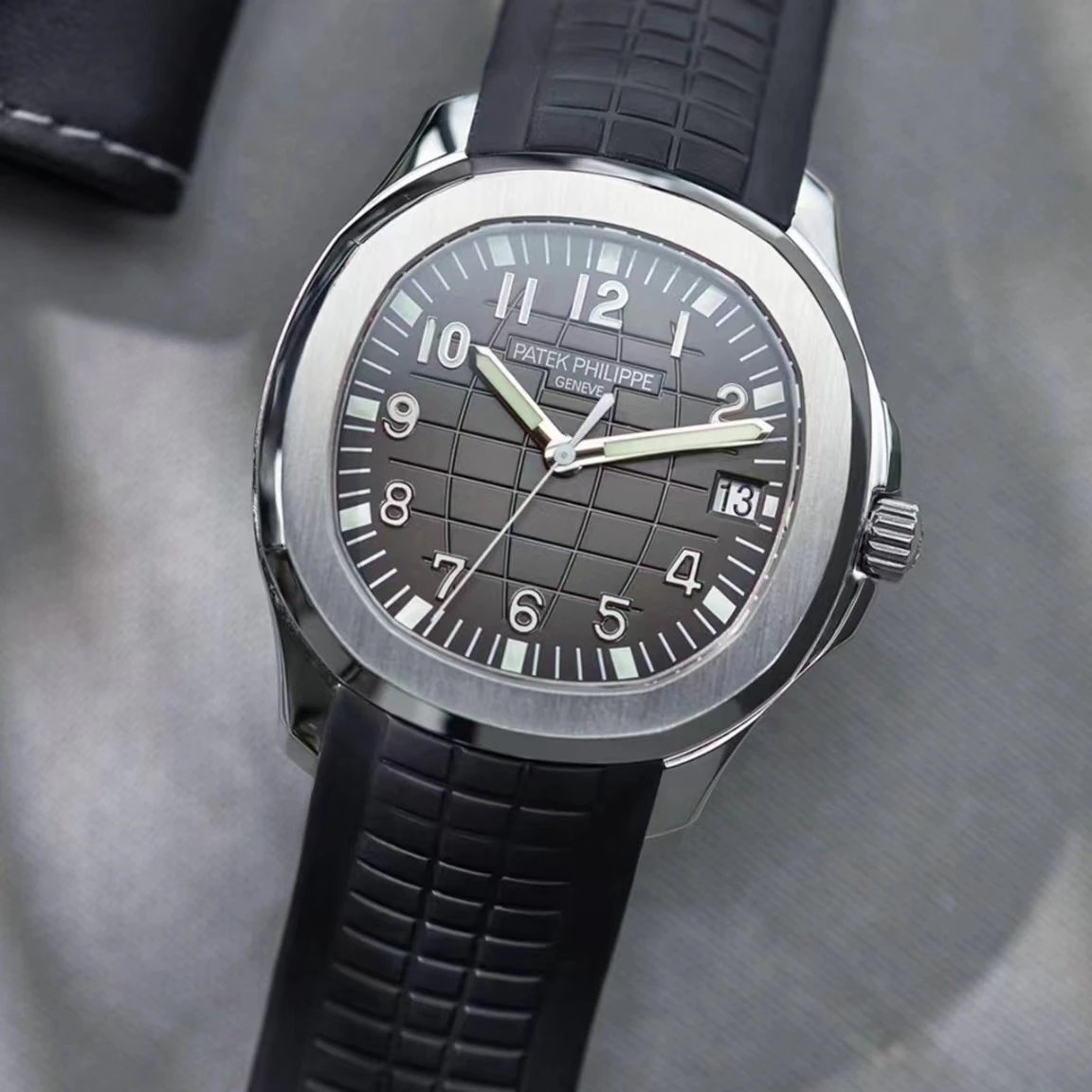 Patek Philippe Aquanaut Automatic Watch 40mm — photo 3