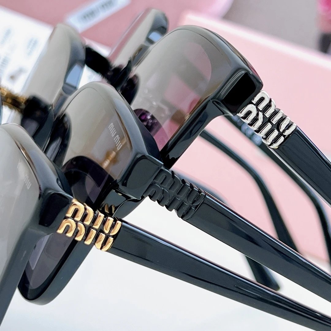 Miu Miu SMU 18zs Sunglasses 61-15-145 — Zdjęcie 8