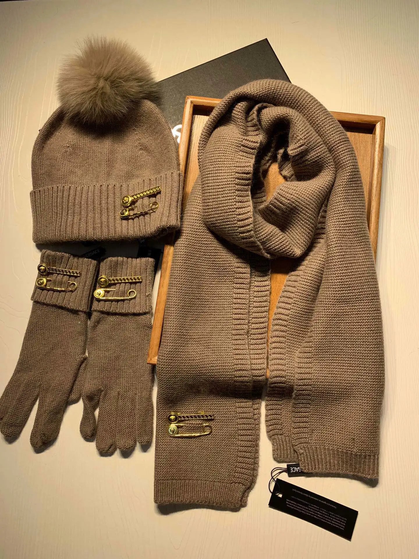Versace Wool Rabbit Fur Scarf & Hat Set Ver.C — Photo 6