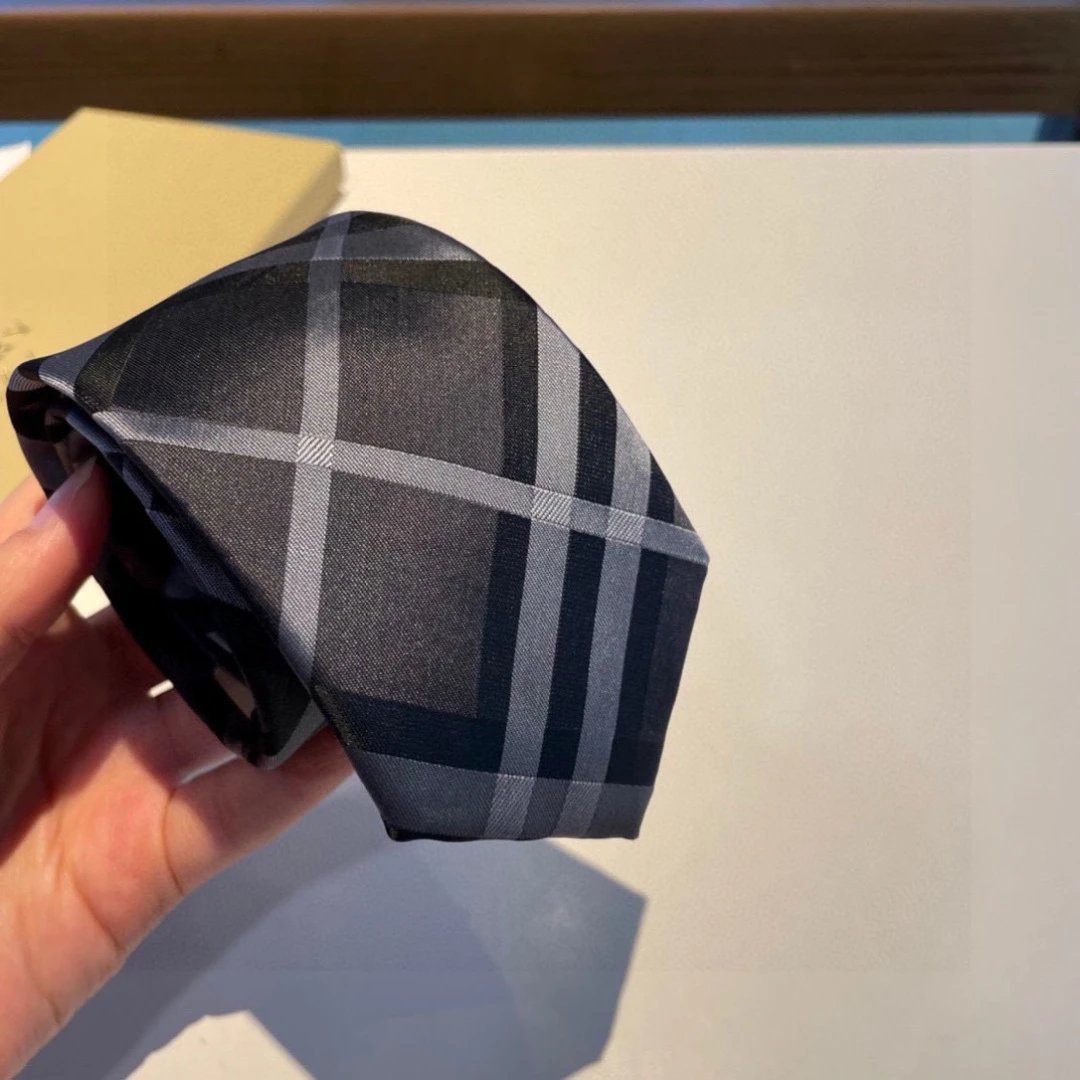 Burberry Silk Tie Ver.O — Photo 2