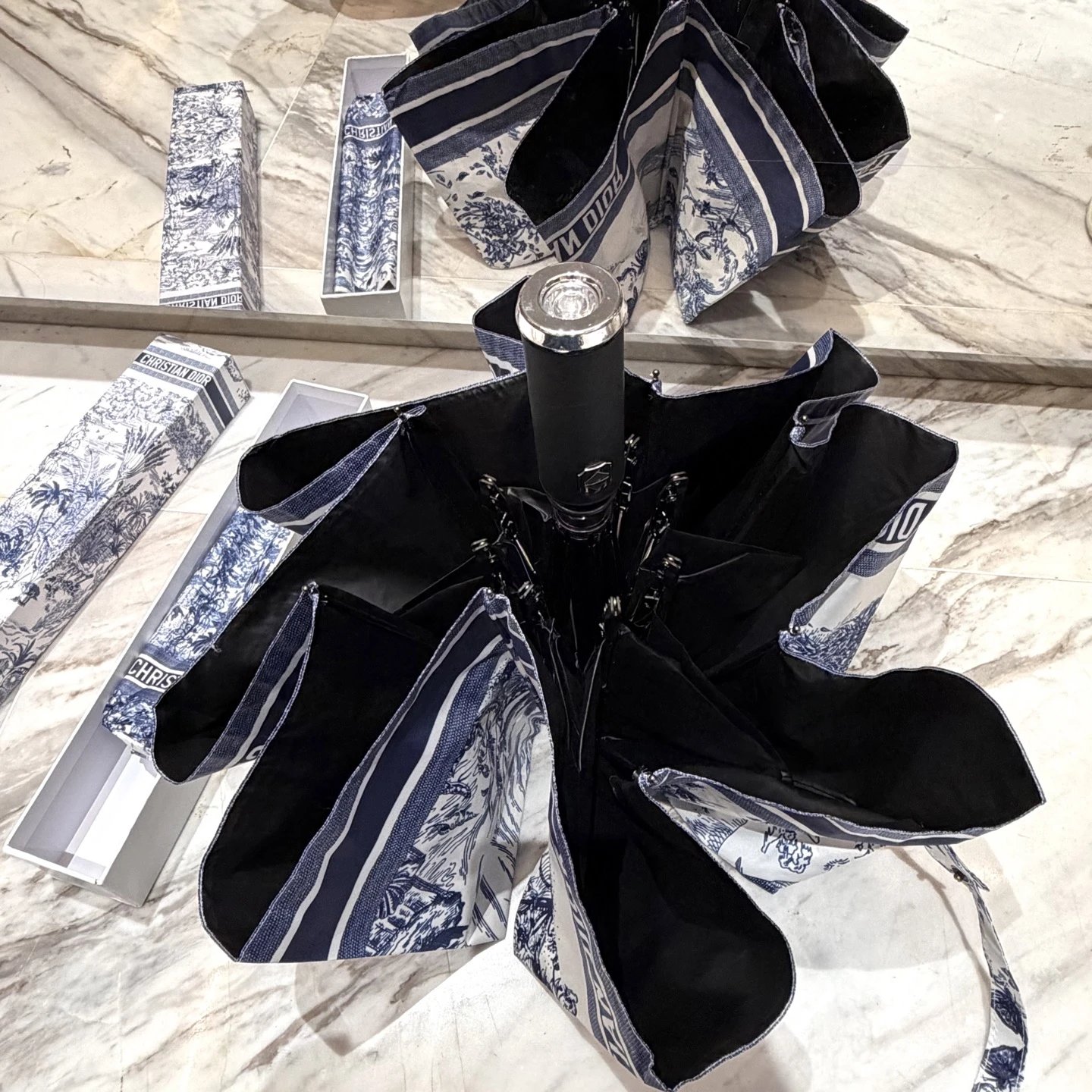 Dior UV Protection Folding Umbrella Ver.L — Zdjęcie 5