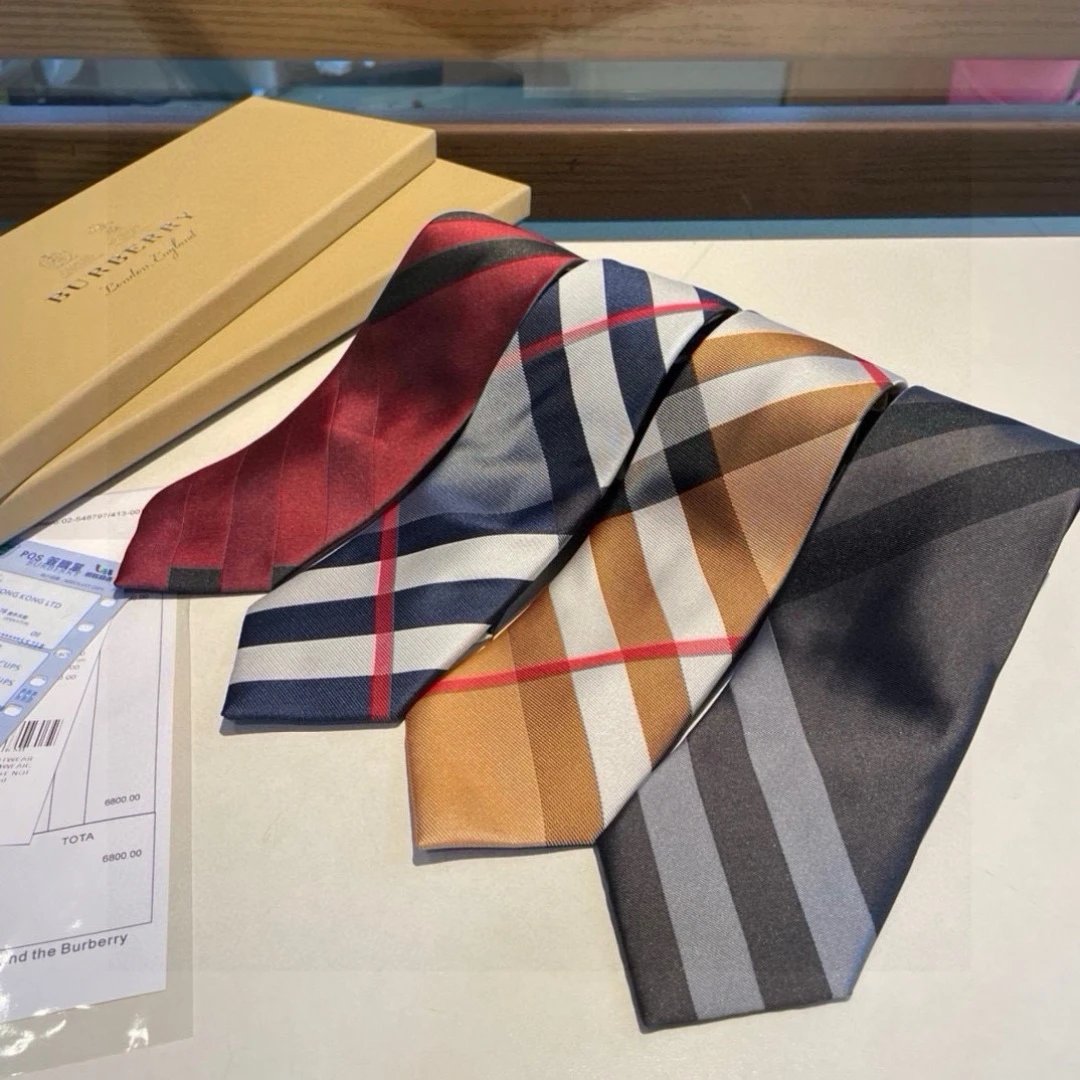 Burberry Silk Tie Ver.G — Photo 2