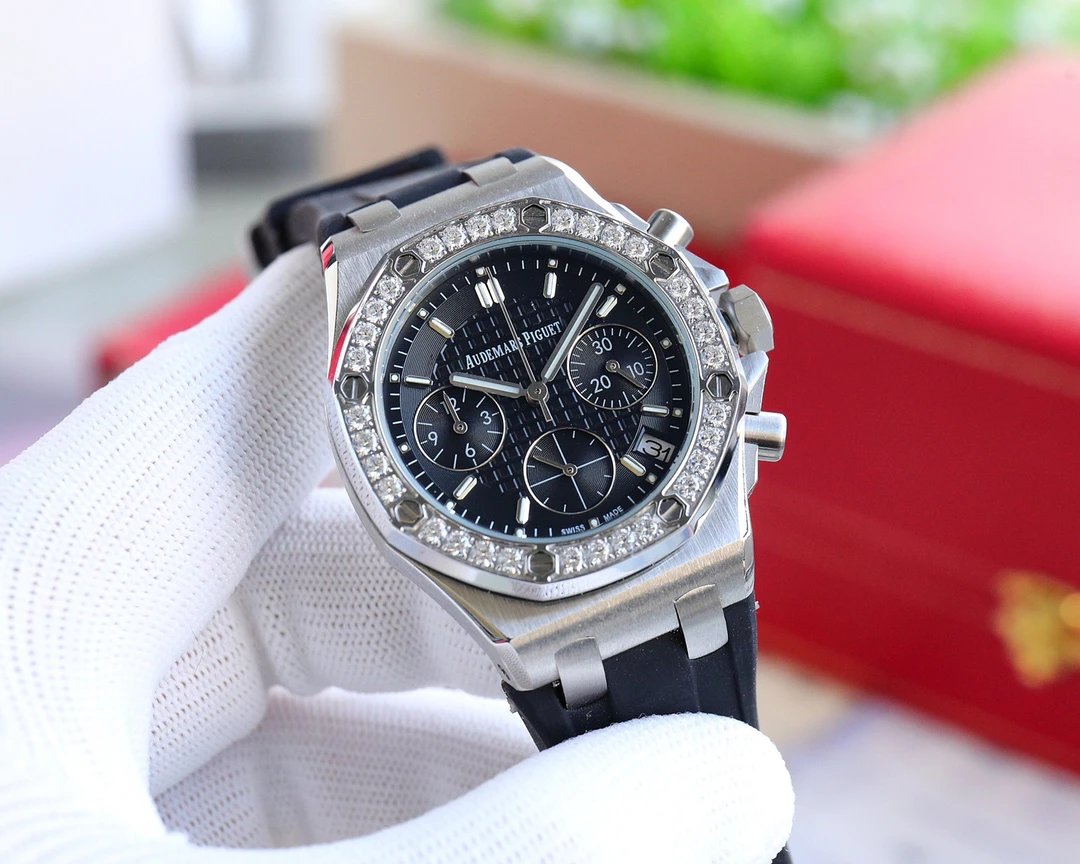 Audemars Piguet Royal Oak Offshore Quartz Ladies Watch 37mm — photo 4