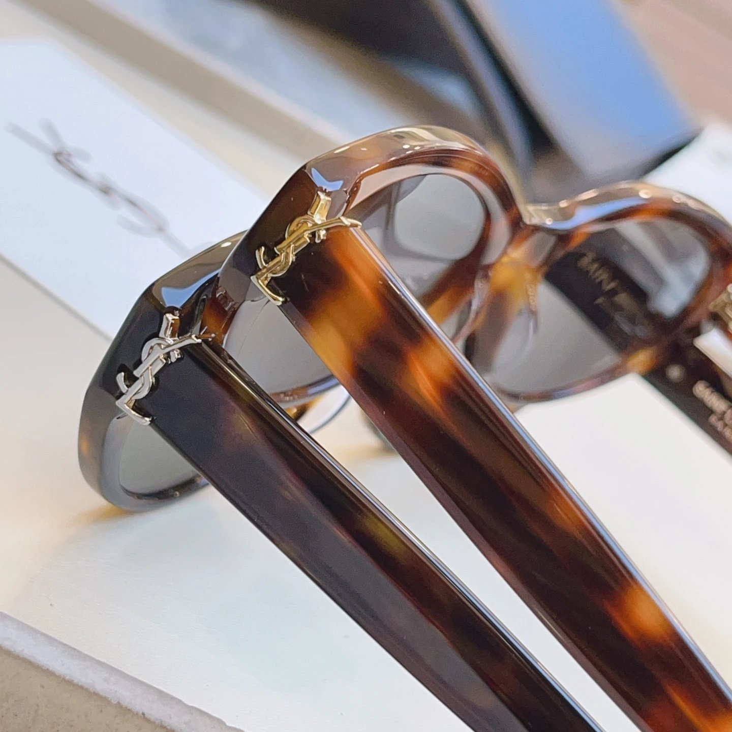 Saint Laurent Sunglasses Ver.E — photo 9