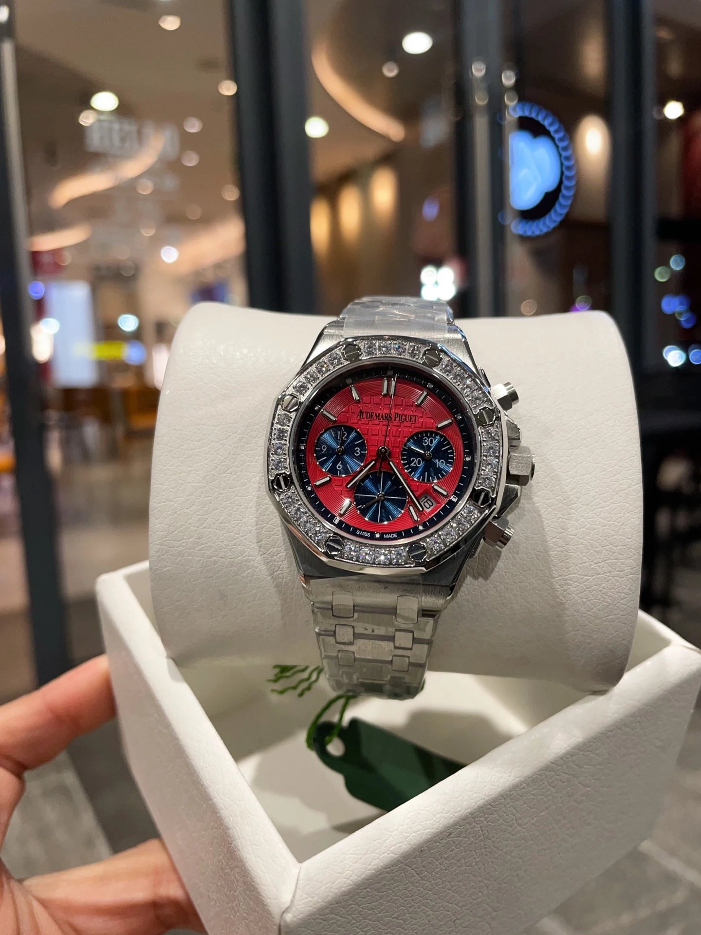 Audemars Piguet Royal Oak Quartz Ladies Watch 37mm — Photo 2