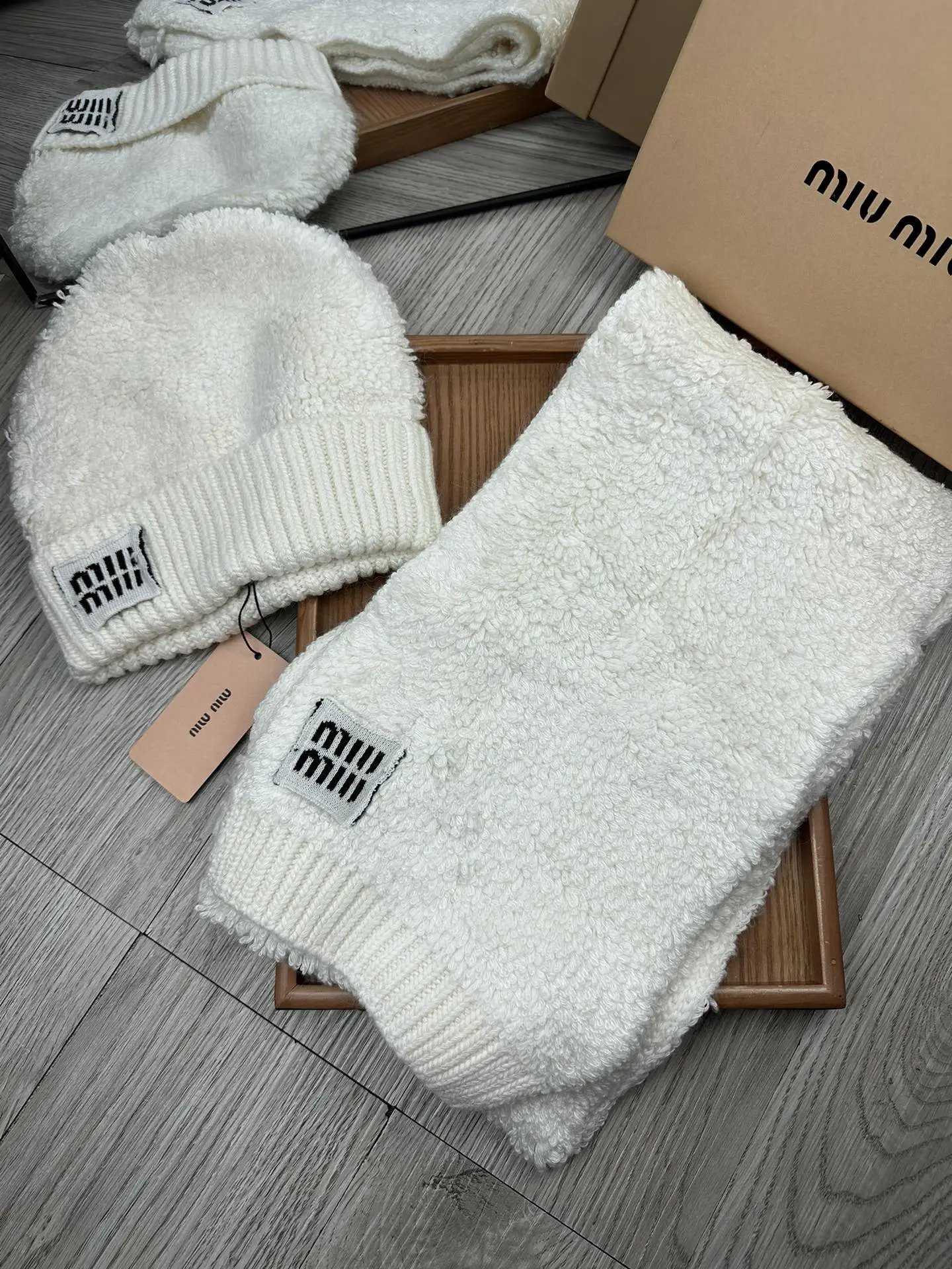 Miu Miu Wool Rabbit Fur Scarf & Hat Set Ver.A — Photo 3