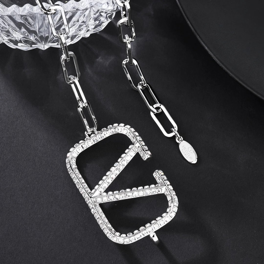 Valentino Waist Chain Ver.B — QC