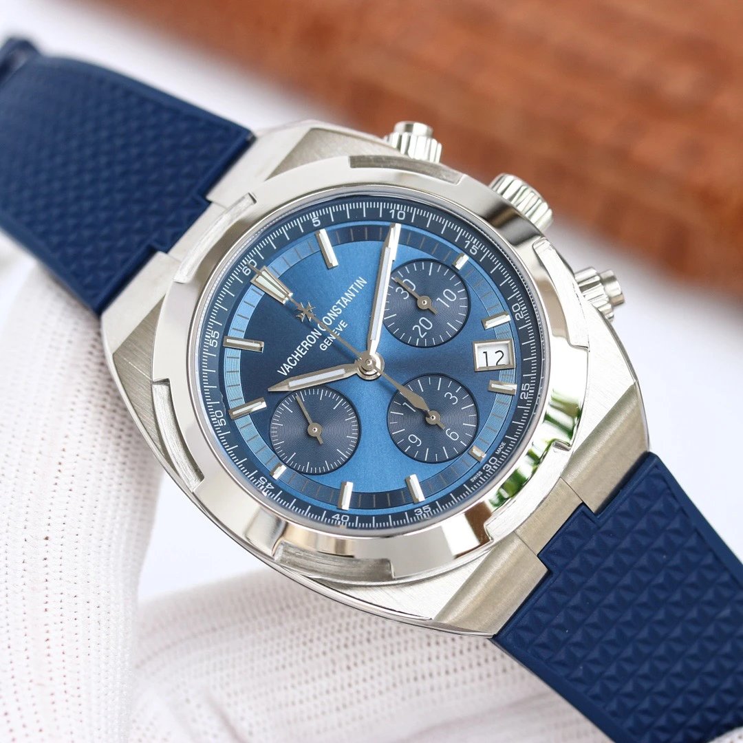 Vacheron Constantin Overseas V2 Automatic Watch 41mm — Photo 7