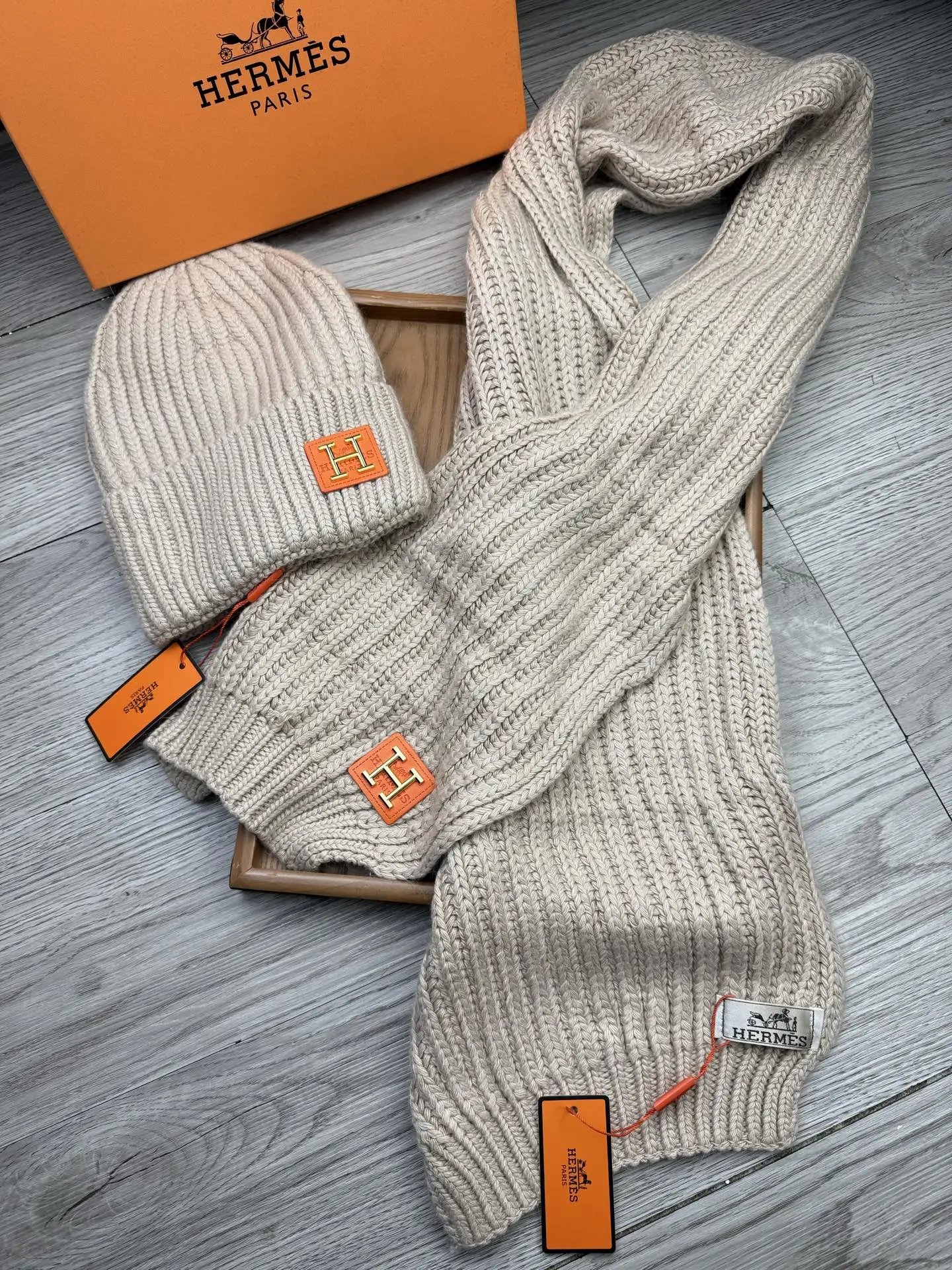 Hermes Wool Rabbit Fur Scarf & Hat Set Ver.C — Photo 9