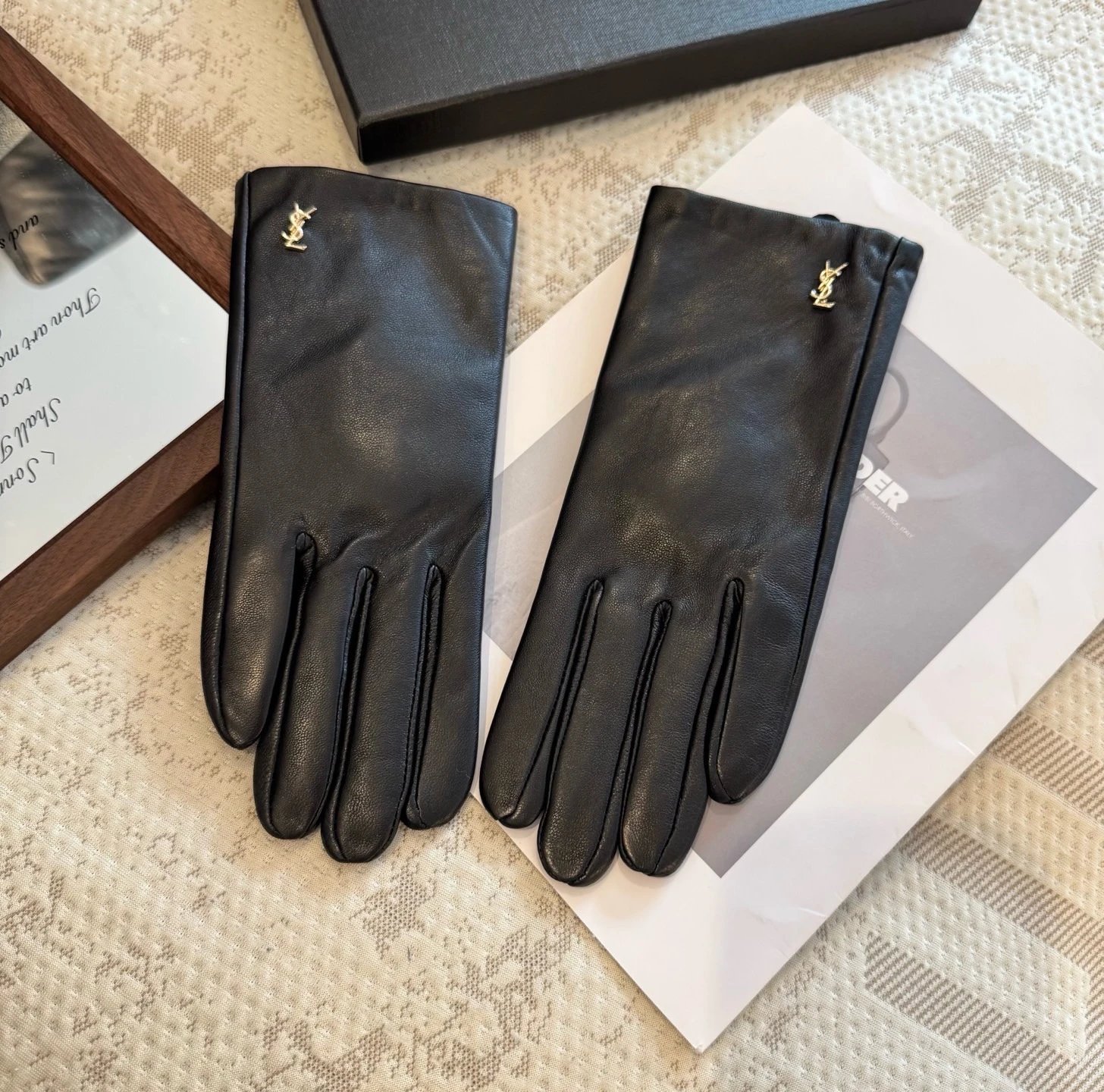Saint Laurent Lambskin Cashmere Gloves Ver.B — Photo 7