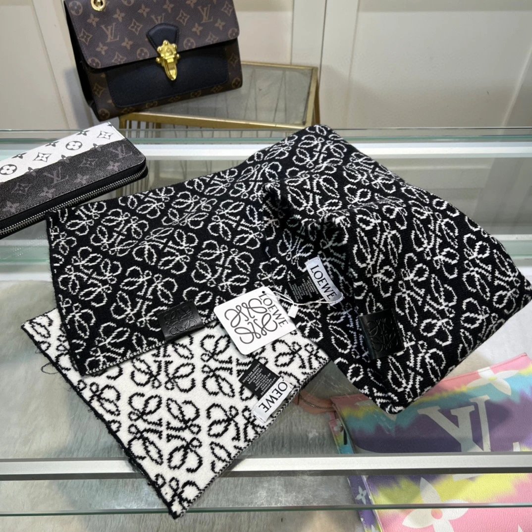 Loewe Scarf & Hat Set Ver.D — Photo 6