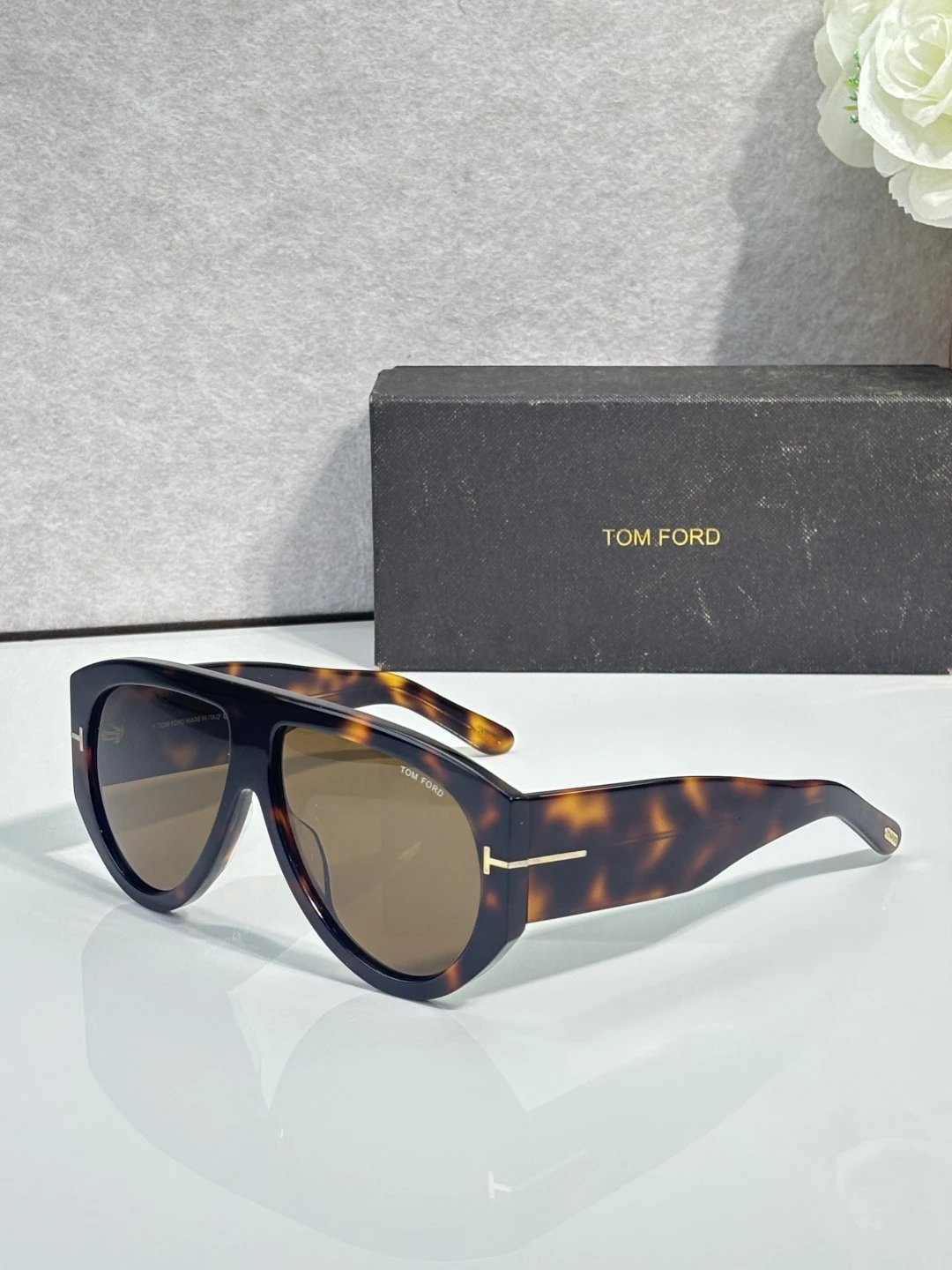 Tom Ford FT1044 Sunglasses 60-13 — photo 5