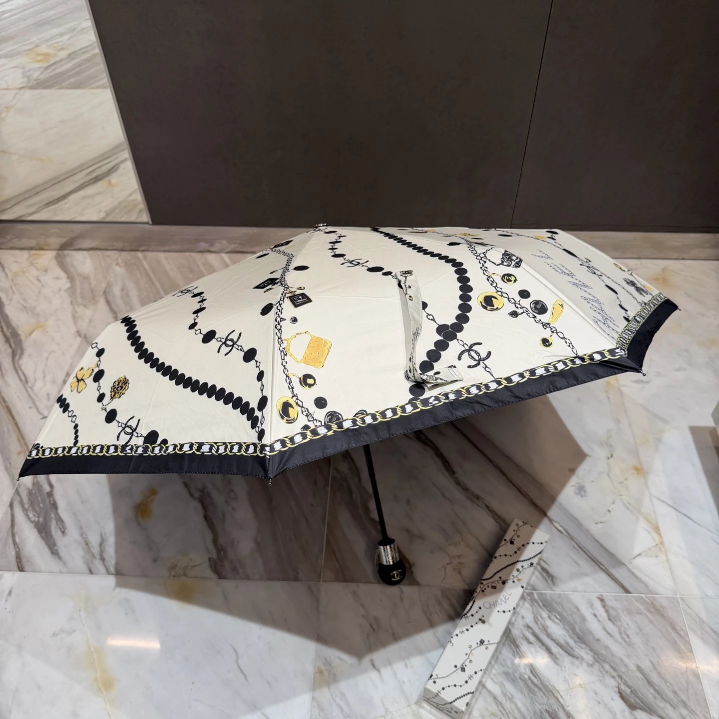 Dior UV Protection Folding Umbrella Ver.A — Photo 6