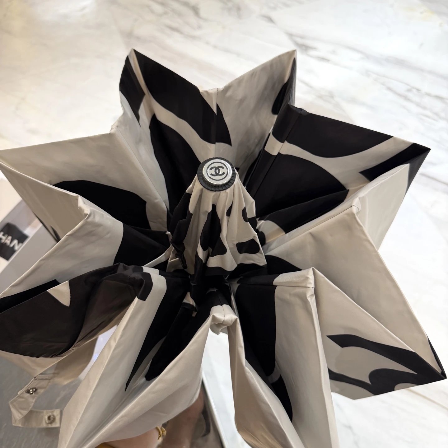 Chanel UV Protection Folding Umbrella Ver.L — Photo 5