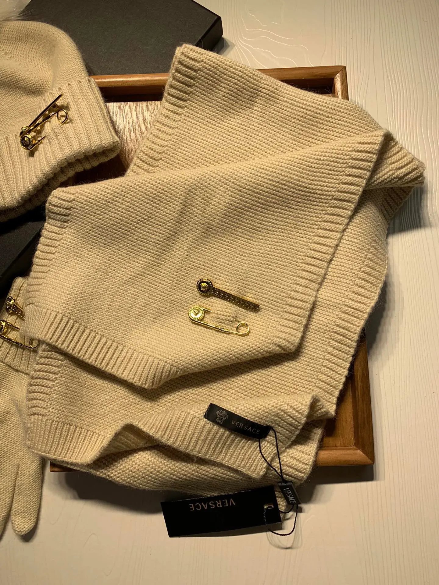 Versace Wool Rabbit Fur Scarf & Hat Set Ver.D — Photo 5