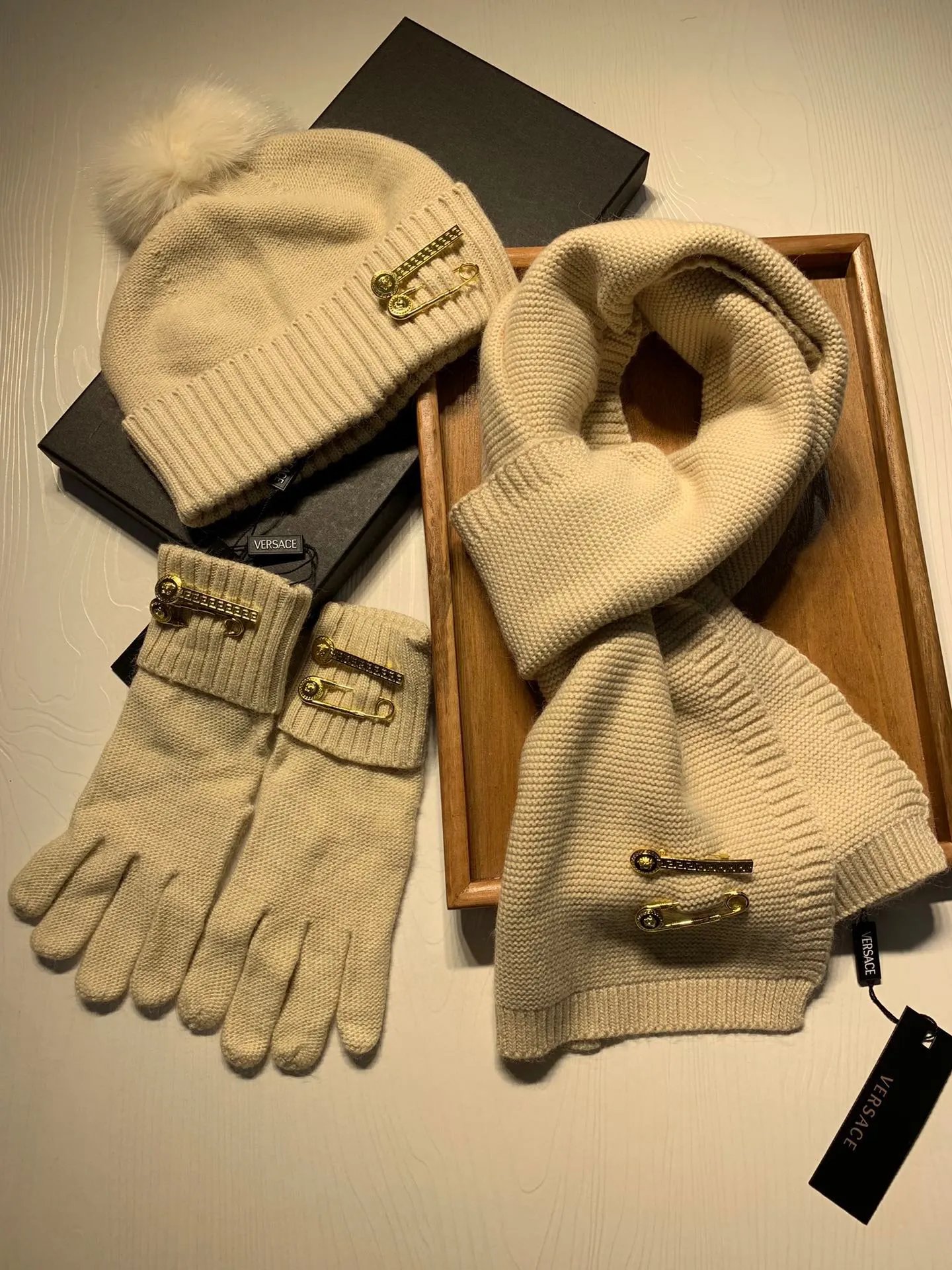 Versace Wool Rabbit Fur Scarf & Hat Set Ver.D — Photo 8