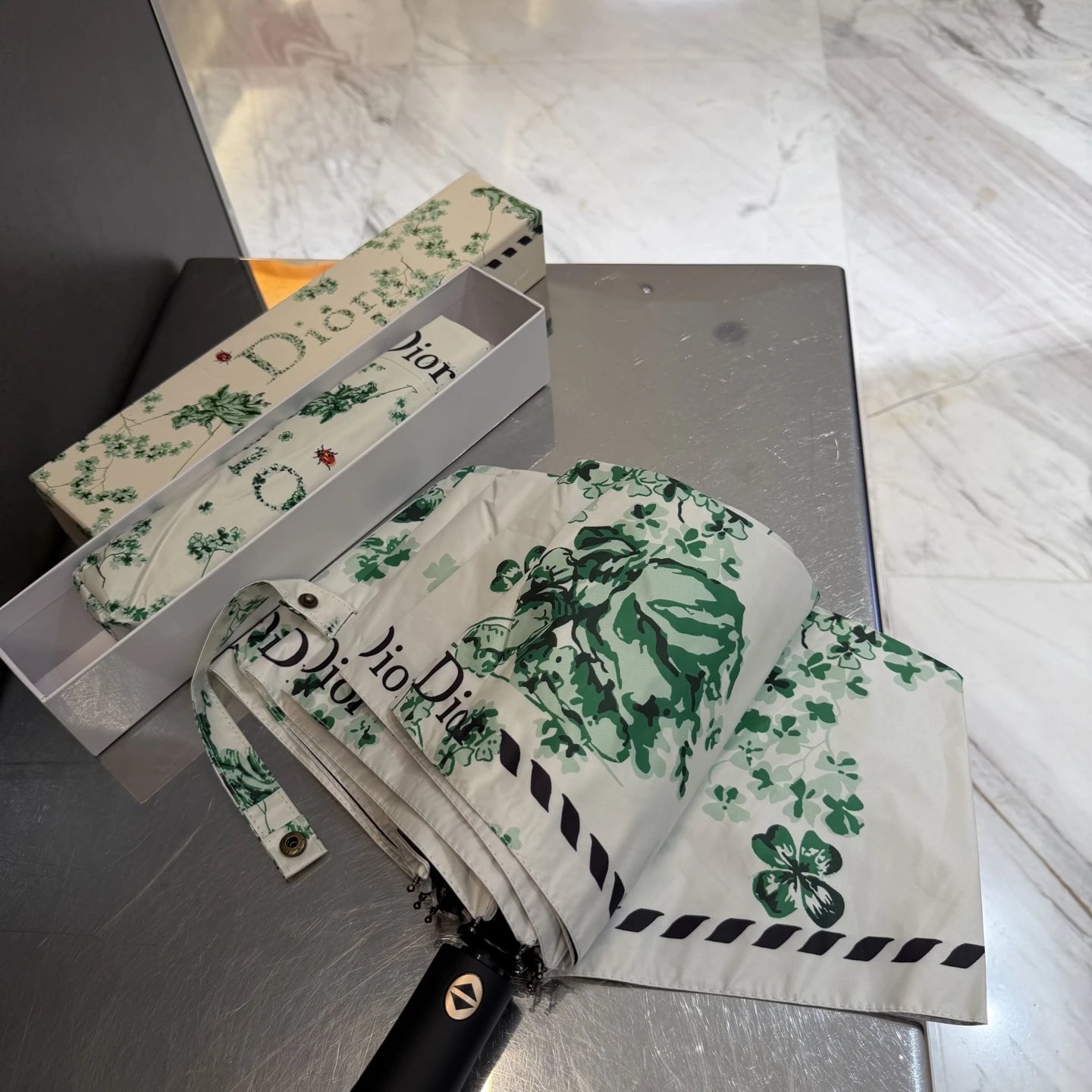 Dior UV Protection Folding Umbrella Ver.D — Zdjęcie 3