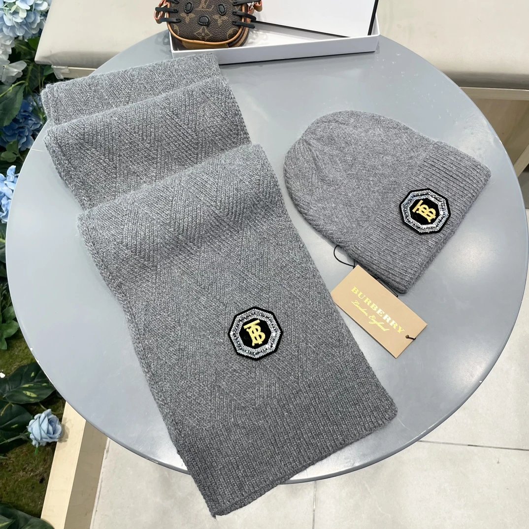 Burberry Scarf & Hat Set Ver.F — QC