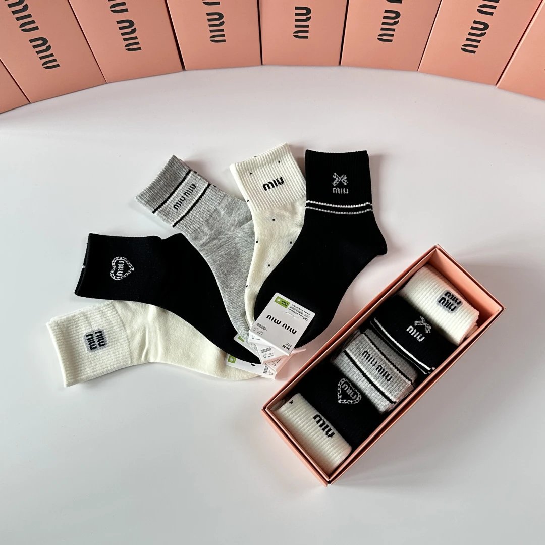 Miu Miu Crew Socks 5-Pair Box — photo 8