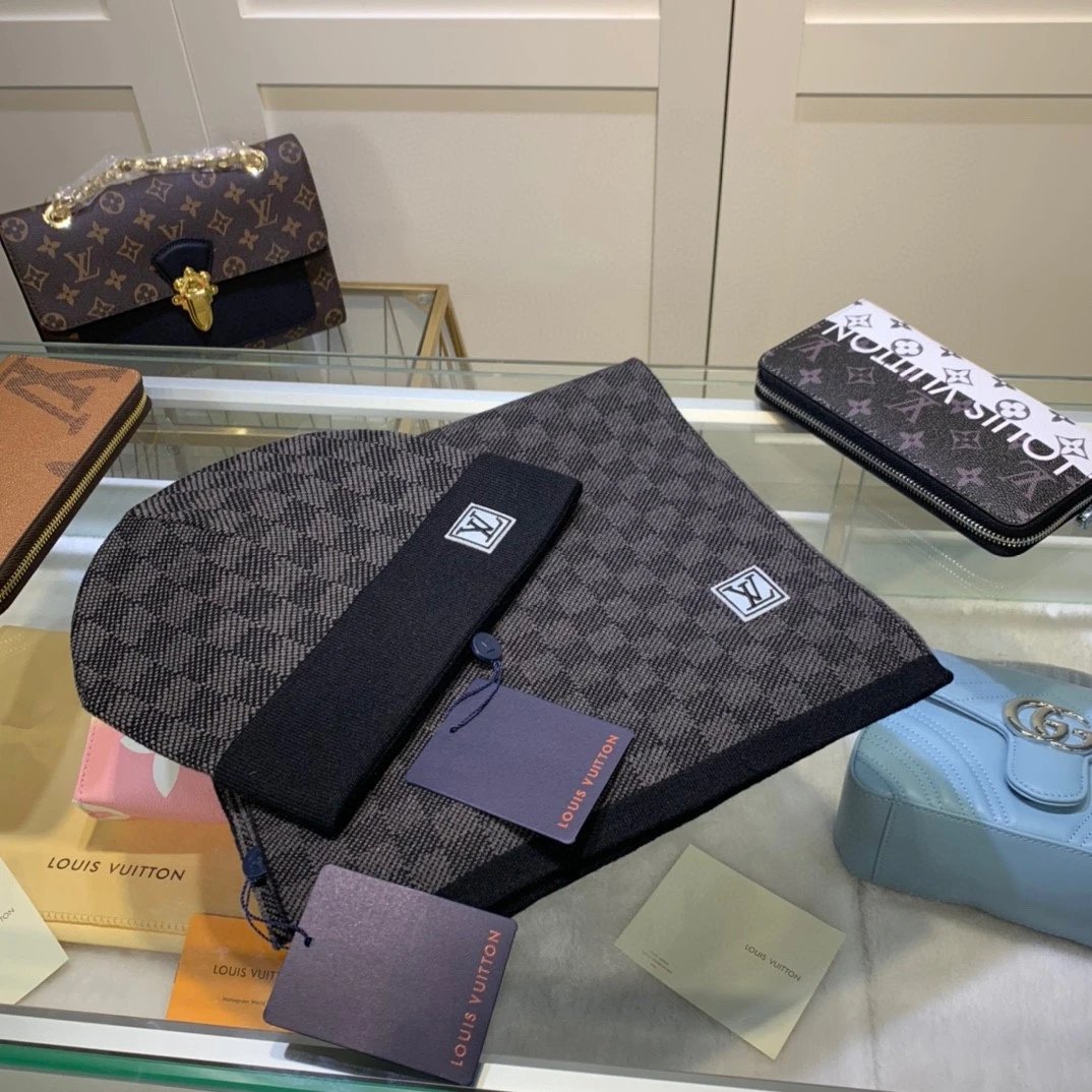Louis Vuitton Wool Cashmere Scarf & Hat Set Ver.E — Photo 4