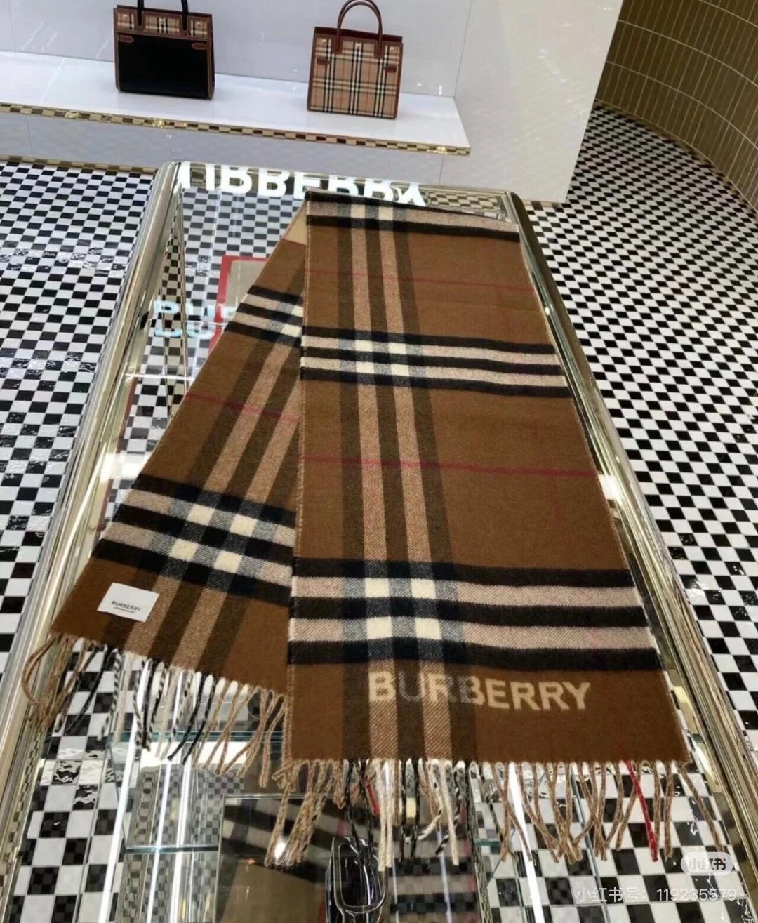 Burberry Cashmere Scarf Ver.B — Photo 2