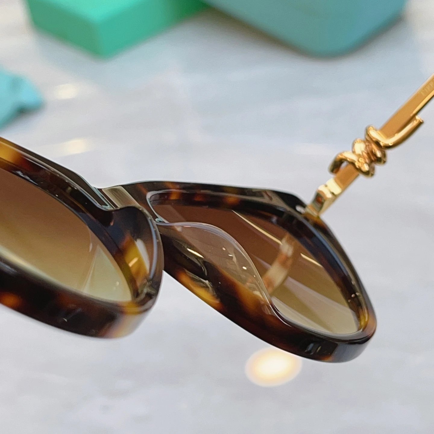 Tiffany TF4253 Sunglasses 56-18-145 — photo 8