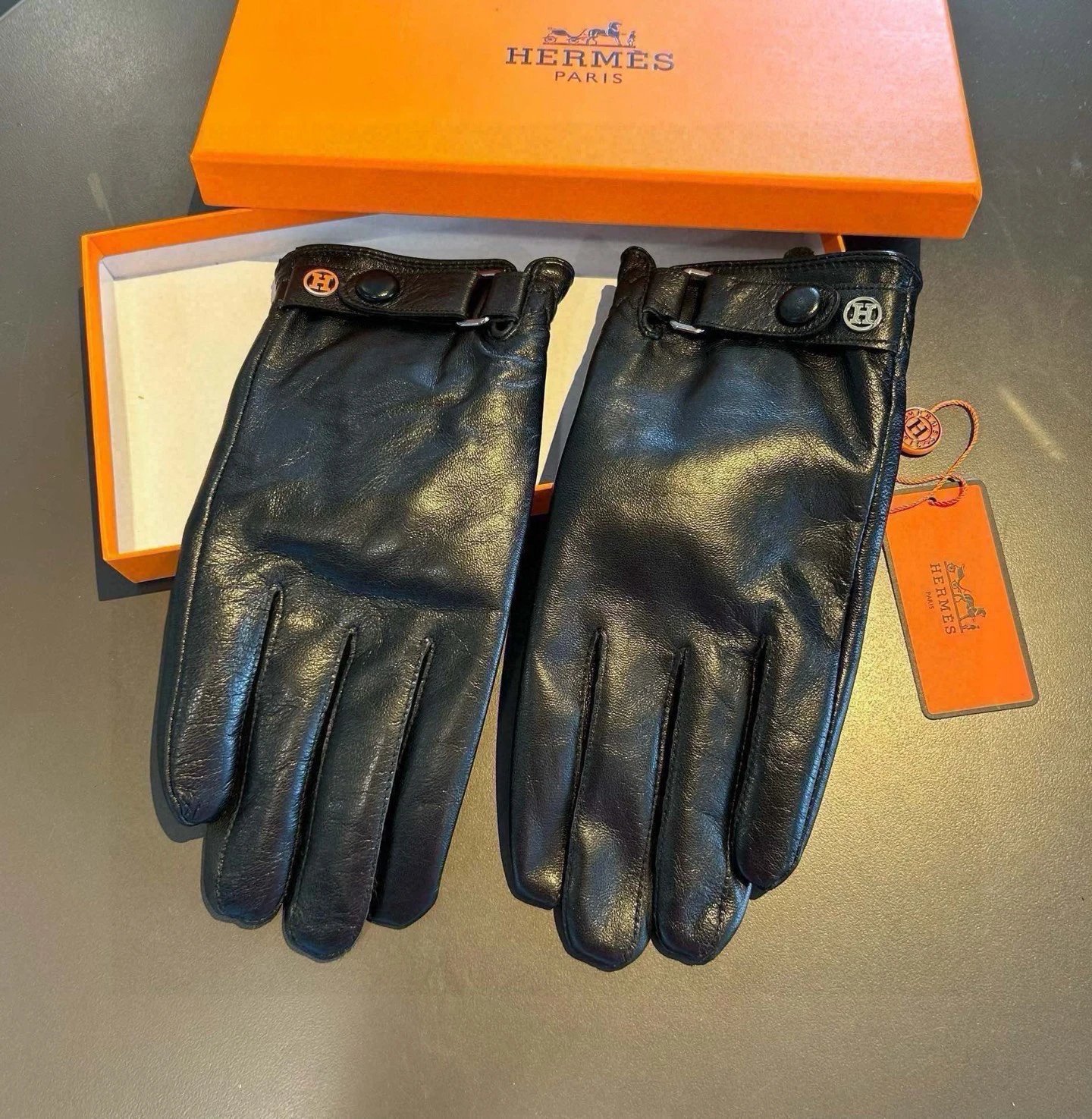 Louis Vuitton Lambskin Cashmere Gloves Ver.A — Photo 7