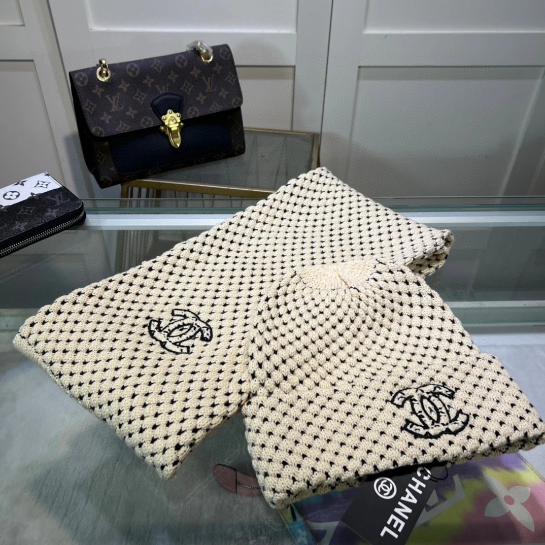 Gucci Cashmere Scarf & Hat Set Ver.G — Photo 2