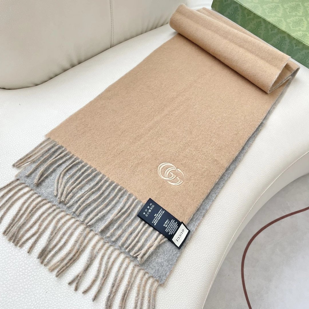 Fendi Cashmere Scarf Ver.B — QC