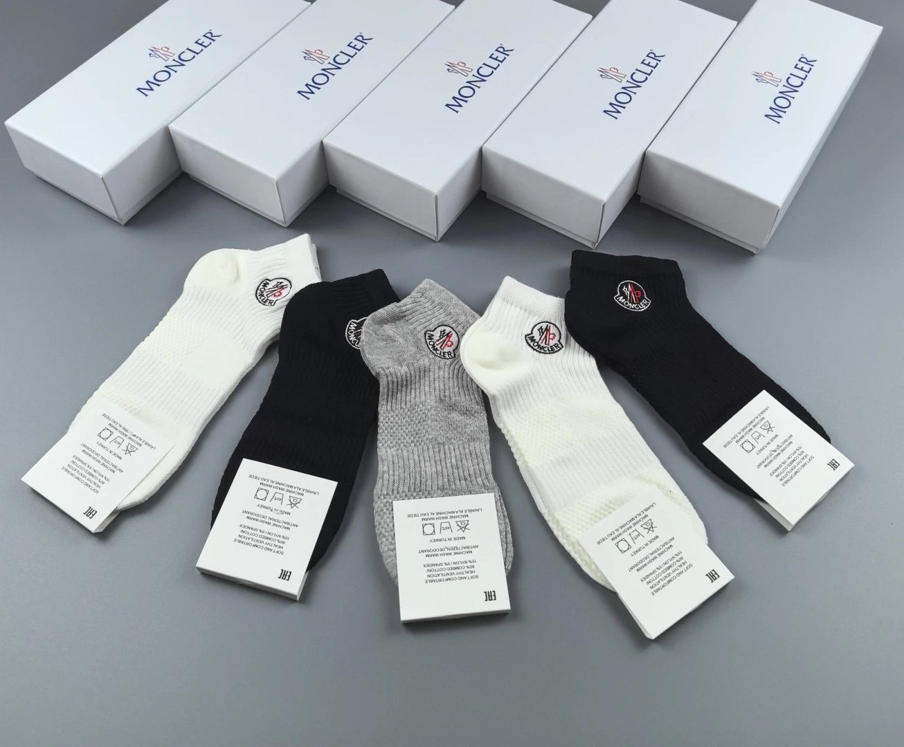 Moncler Embroidered Quarter Socks 5-Pair Box Ver.E — photo 8