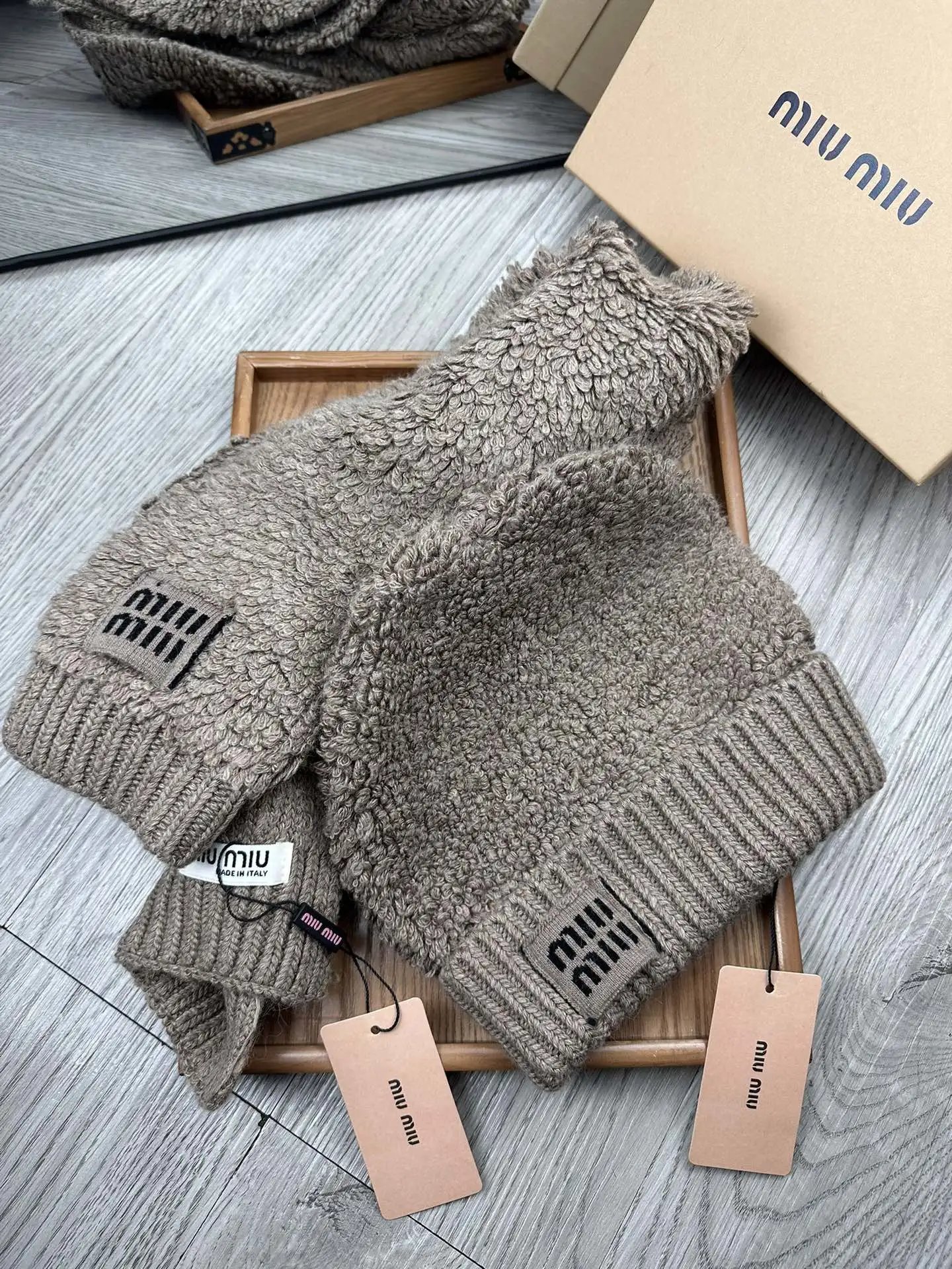 Miu Miu Wool Rabbit Fur Scarf & Hat Set Ver.C — Photo 9
