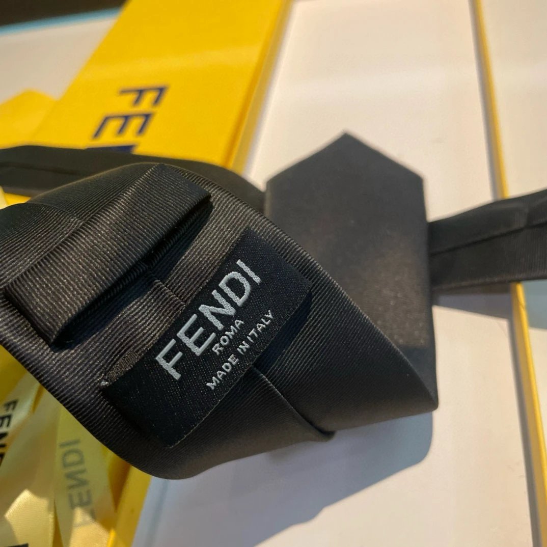 Fendi Silk Tie Ver.E — Photo 9